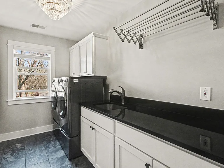 3906 Hillside Dr — Photo 18