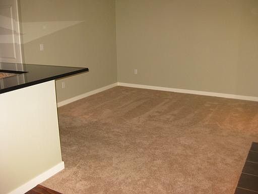 4th image of 16724 Juanita Dr NE #102
