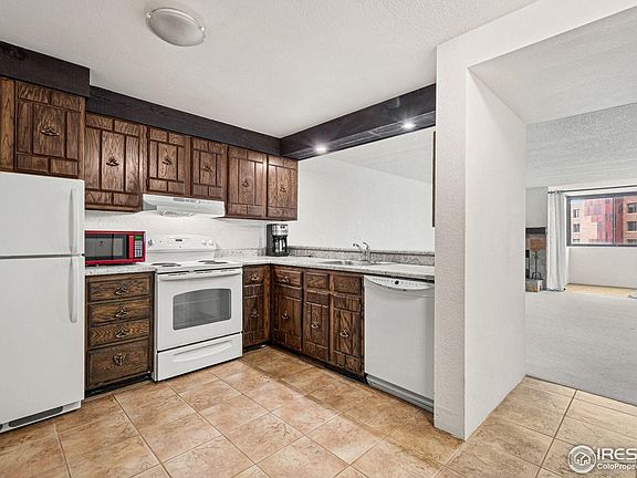 3rd image of 805 29th St #404