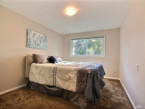 4th image of 11827 Glendale Way S