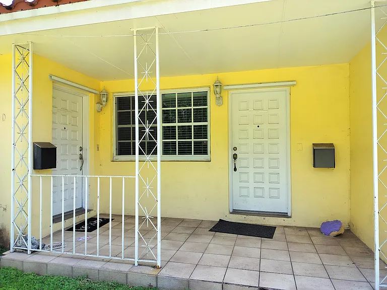 940 Benevento Ave — Photo 3