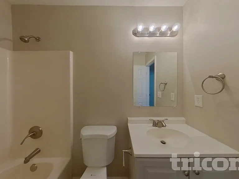7715 Hidden Creek Dr — Photo 12