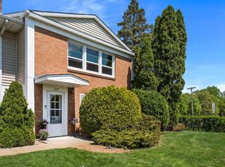 1347 Colonial Dr, Roseville, MN 55113