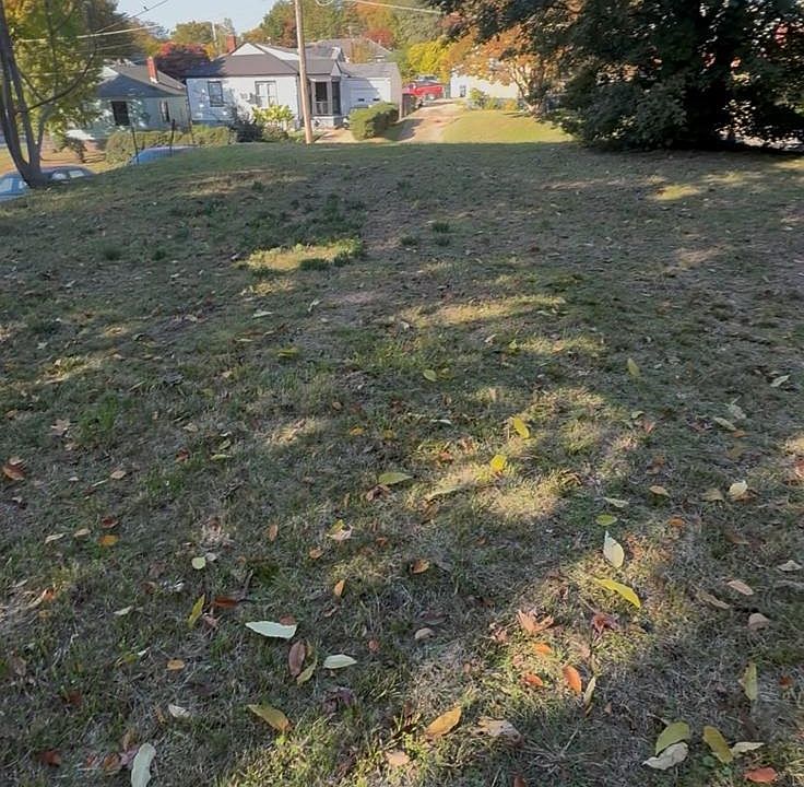 2nd image of 749 Chestnut Ave Lot 3