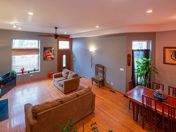 4th image of 623 E Oakwood Blvd