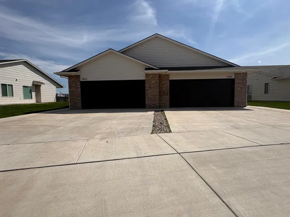 5420-5422 N Sandkey Ct, Wichita, KS 67204