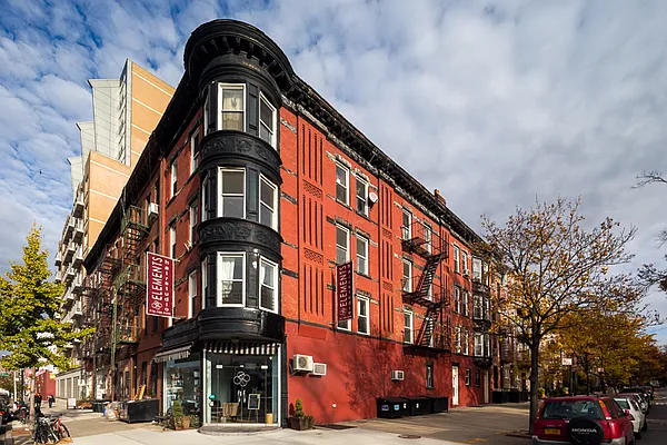 Rented by Jonis Realty | media 10