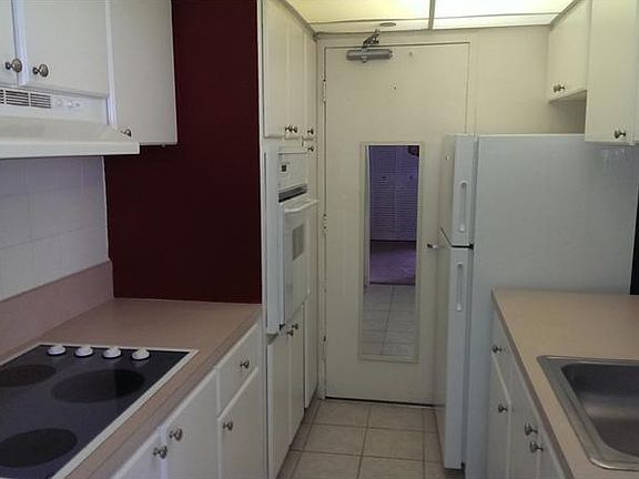 3rd image of 1200 West Ave APT 814