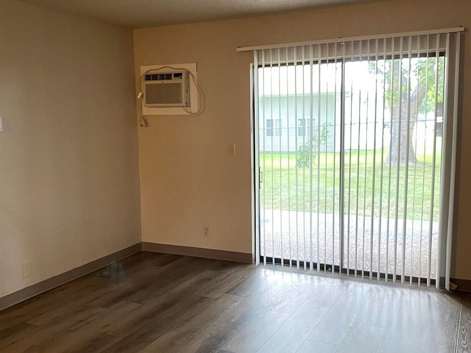 2nd image of 140 SW 9th St #8