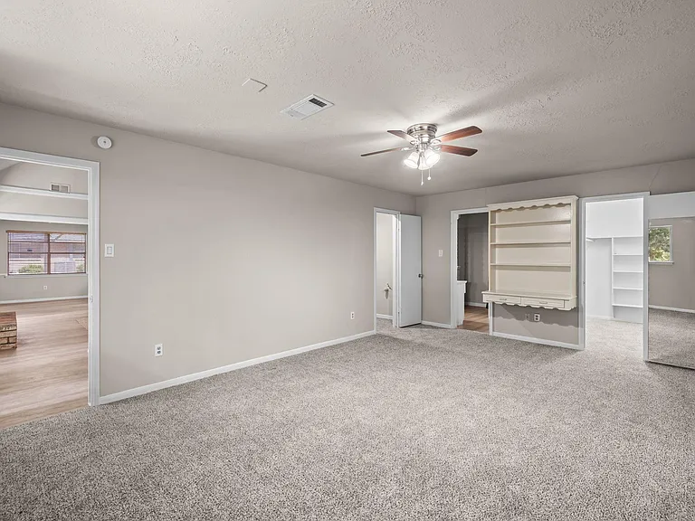 1938 Running Springs Dr — Photo 4
