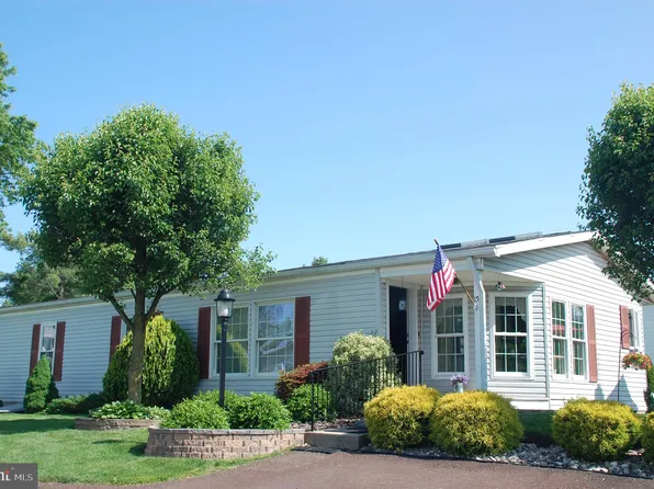 15 Clovedale Way, Souderton, PA 18964