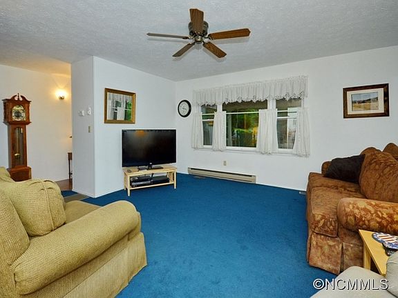 3rd image of 5 Grand Canyon Dr