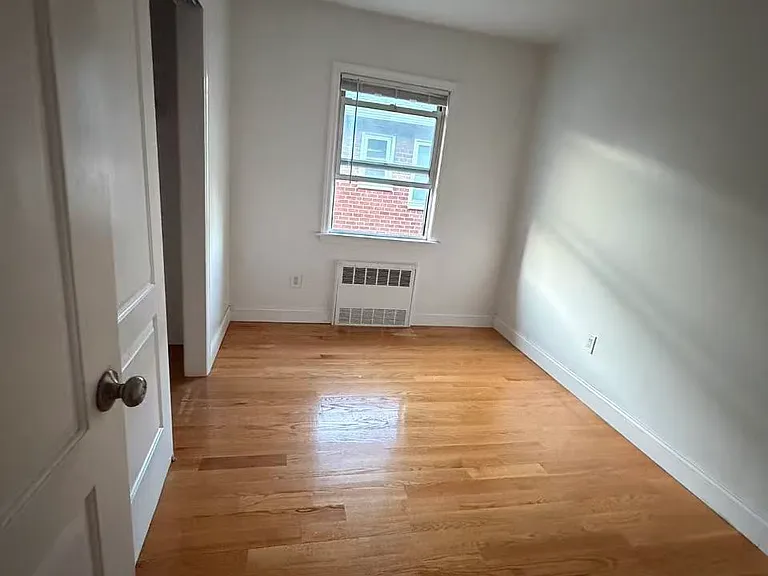 15-17 200th St #2 — Photo 3