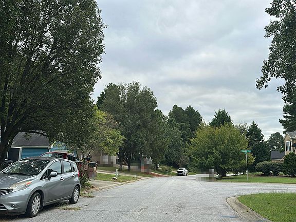 4th image of 339 Spring Falls Dr