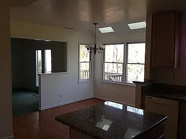Eat-in Kitchen