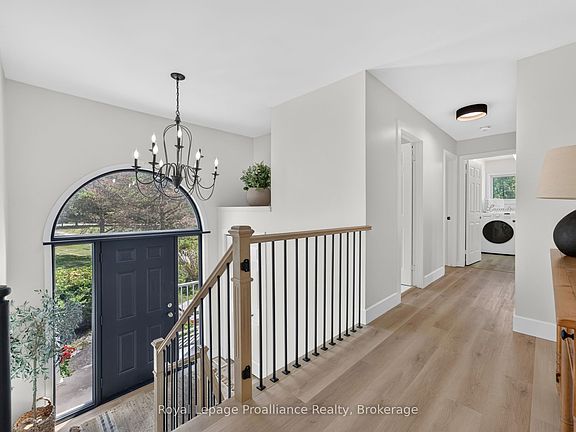 4th image of 3561 Vienna Cres