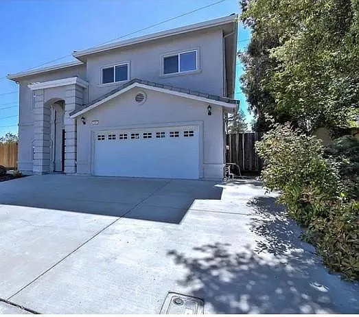 1591 Heather Ln photo 1
