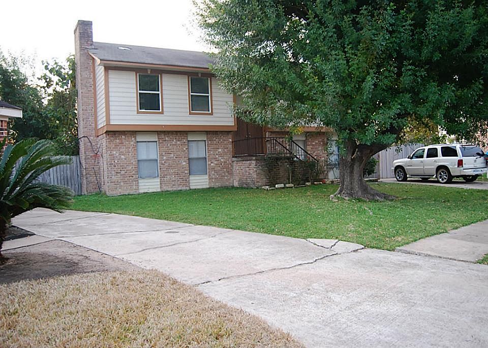 1st image of 18347 Autumn Trails Ln