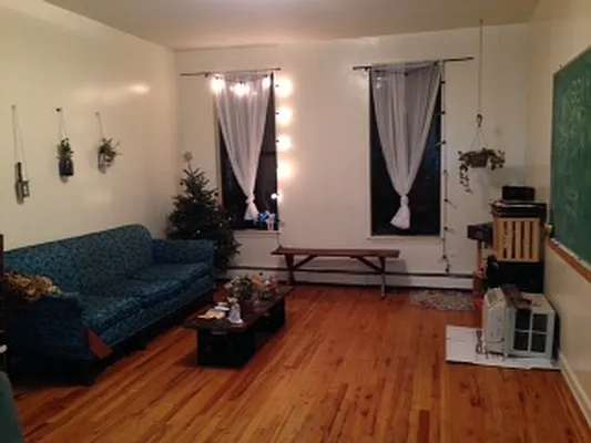 Rented by Urban Realty NYC | media 1