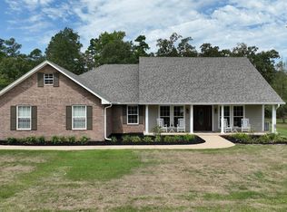 110 Hazelnut Ln, Mena, AR 71953