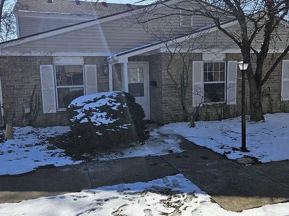 8283 Sobax Dr, Indianapolis, IN 46268