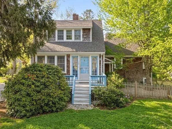 136 Leonard St, Gloucester, MA 01930