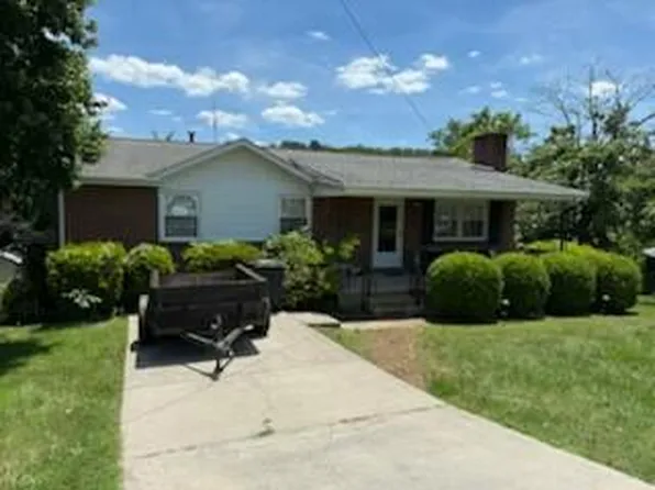 755 Spruce St, Vinton, VA 24179