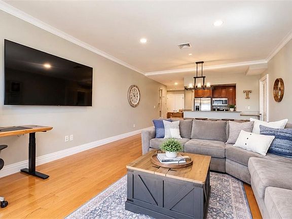 5th image of 155 Bay St APT 2H