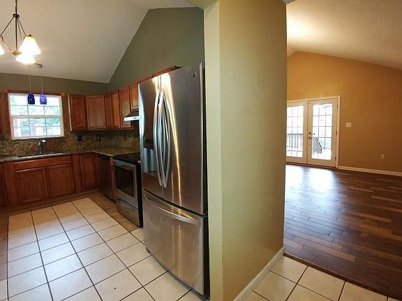 3rd image of 2657 Avenida De Soto
