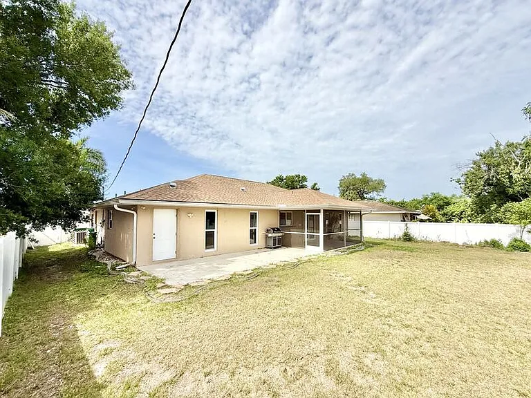 22148 Lockport Ave — Photo 70
