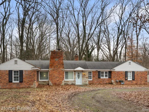 23620 Oak Glen Dr, Southfield, MI 48033