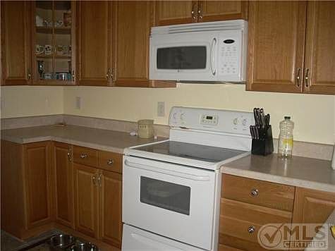 3rd image of 1982 SE Manth Ln