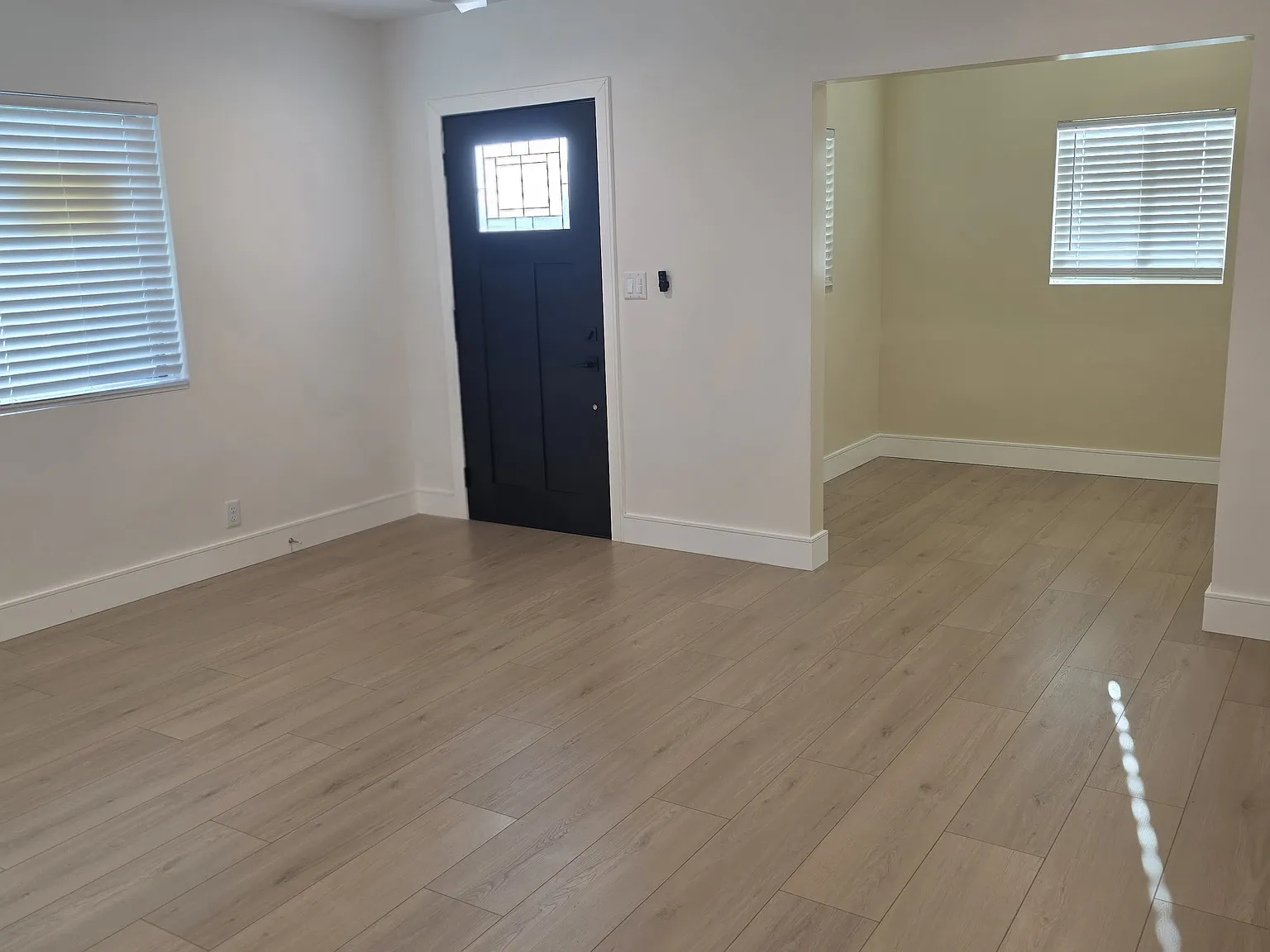 2 bed, 750 sqft, $2,350 — Photo 3