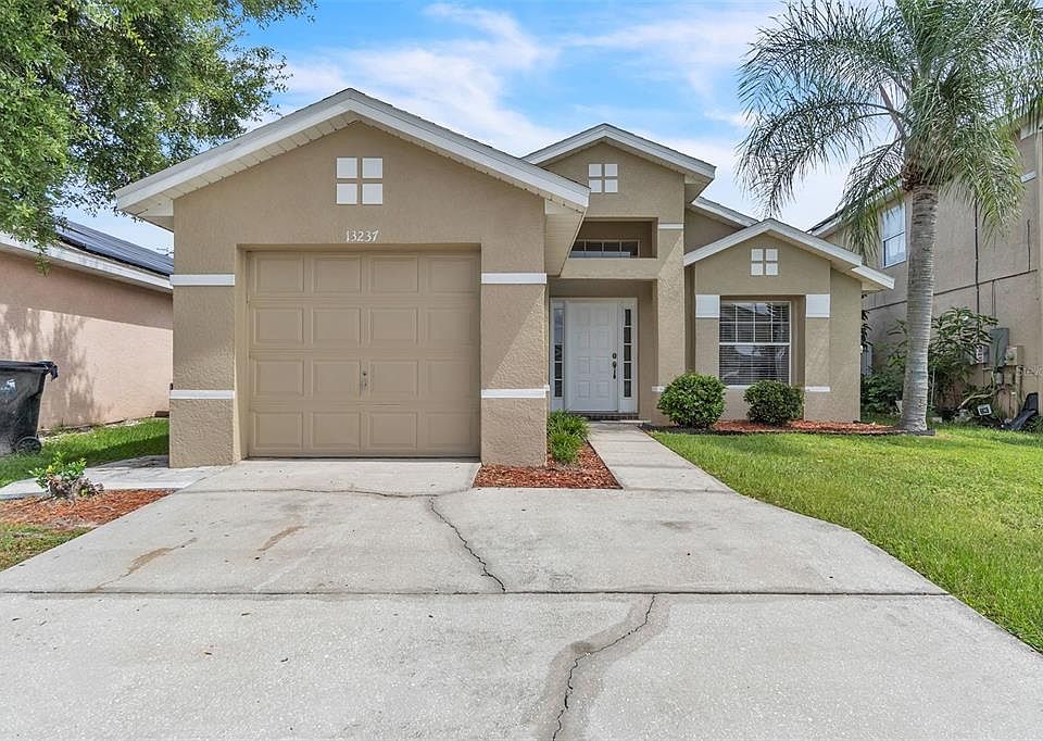 1st image of 13237 Greenpointe Dr