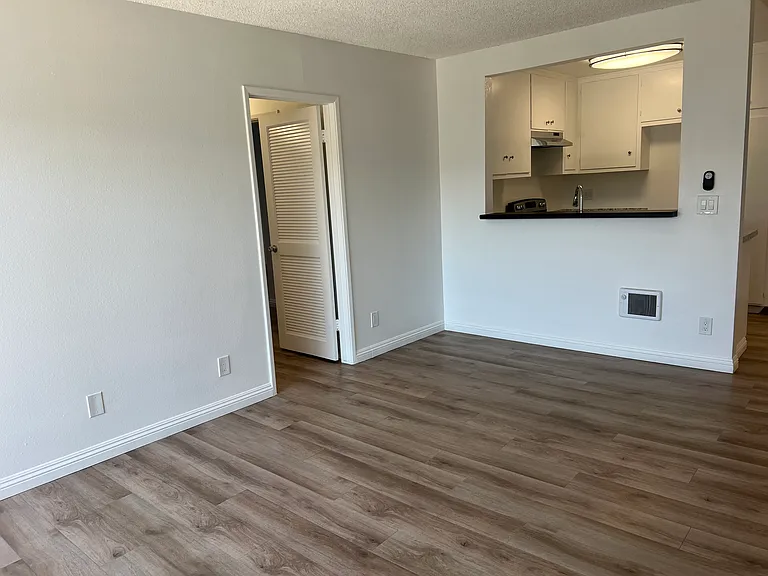 Beachwood Village Apartments — Photo 120