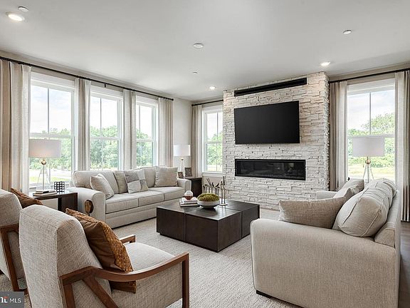 3rd image of 3100 Brazier Ln