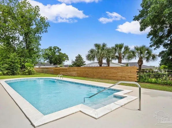 635 Whitney Dr, Pensacola, FL 32503