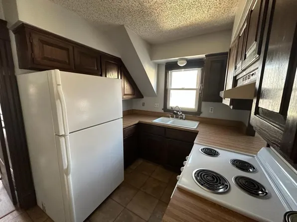 937 Grove Ave, Racine, WI 53405