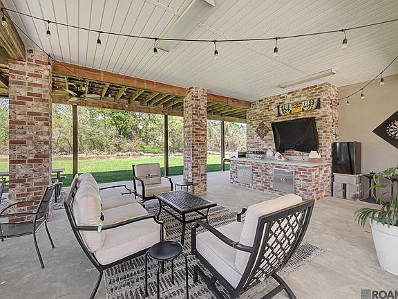 3rd image of 17693 Cove Ln