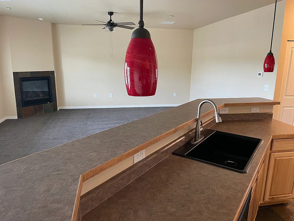 Dual level kitchen island