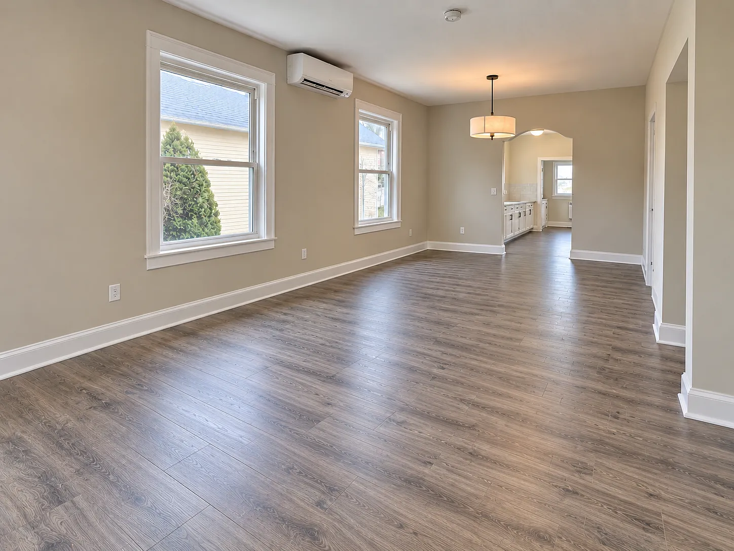 3 bed, 1300 sqft, $3,950 — Photo 2