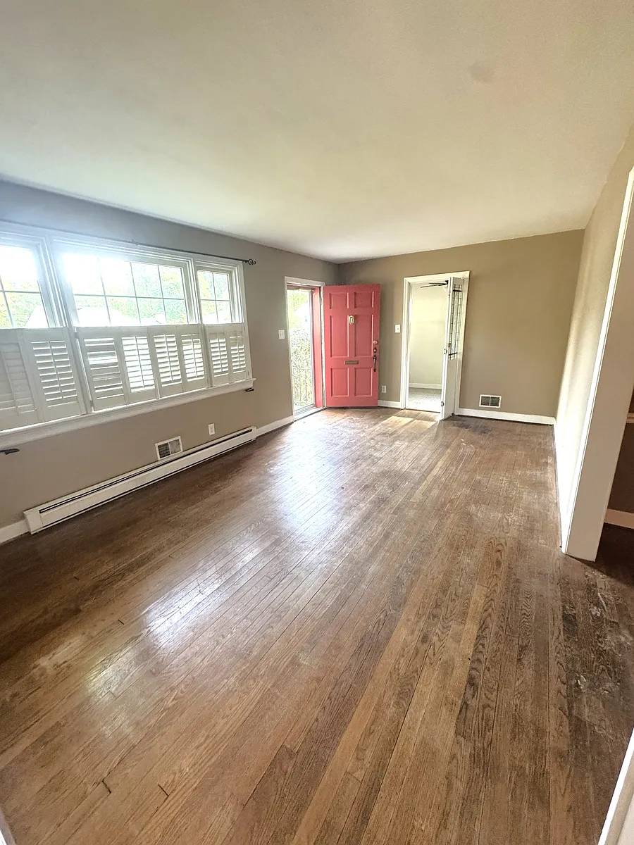 Building Photo - 8709 Avalon Dr