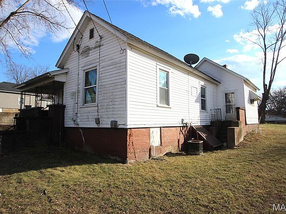 3rd image of 307 E Main St