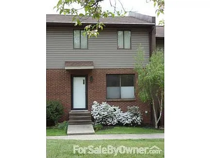 202 Walker Dr photo 1