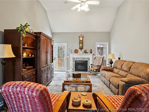 3rd image of 3422 Windmere Dr