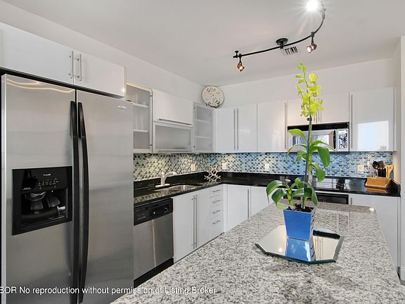 5th image of 1617 N Flagler Dr APT 601