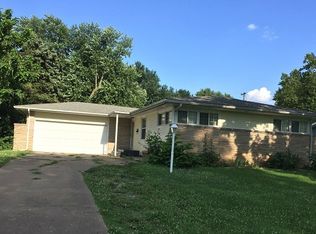 922 N Lone Pine Ave, Springfield, MO 65802