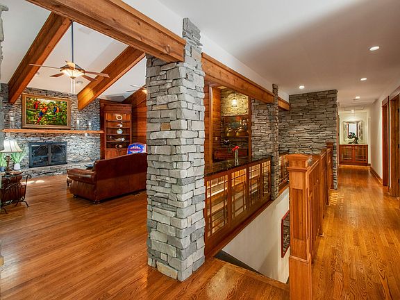 3rd image of 7741 Indian Springs Dr