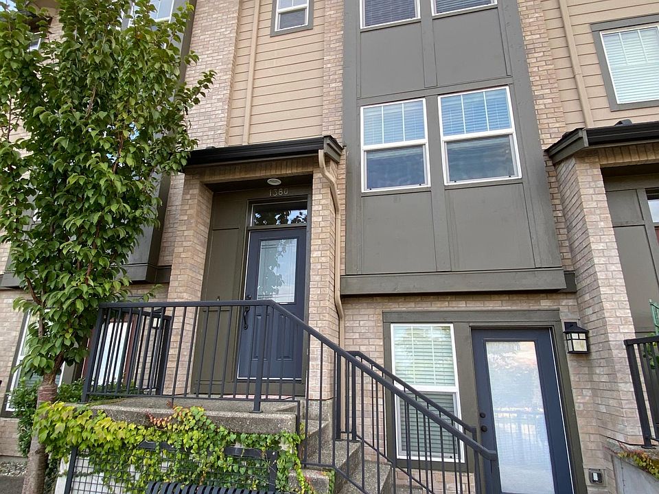 Townhome Front