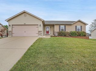 211 Fredde Dr, Wentzville, MO 63385